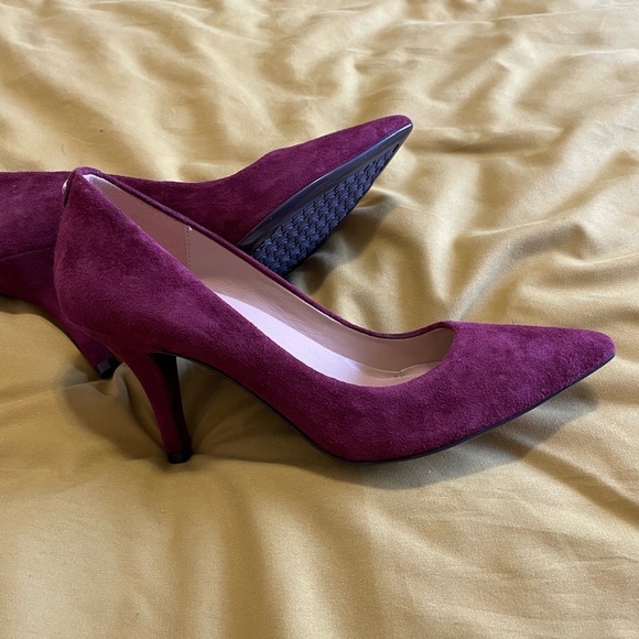 Michael Kors suede pumps - Size 6 - worn once - Picture 2 of 2